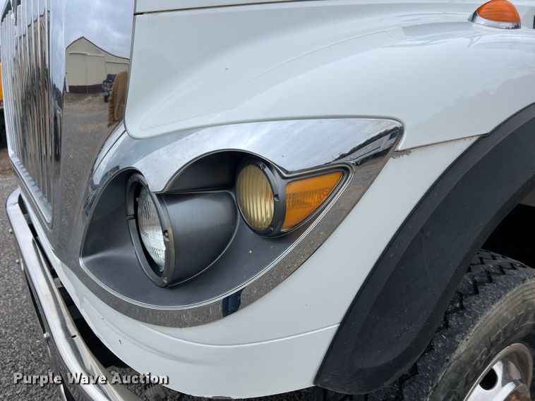 image for item MM9258 2013 International WorkStar  truck cab and chassis