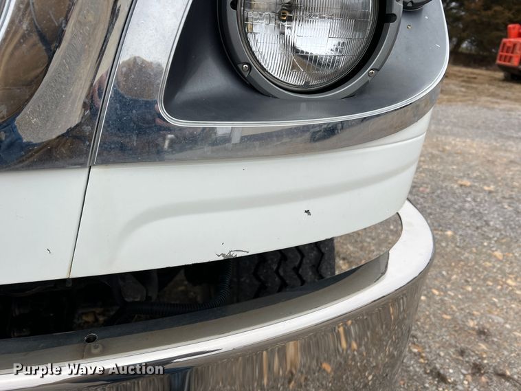 image for item MM9258 2013 International WorkStar  truck cab and chassis