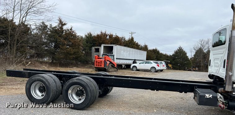 image for item MM9258 2013 International WorkStar  truck cab and chassis