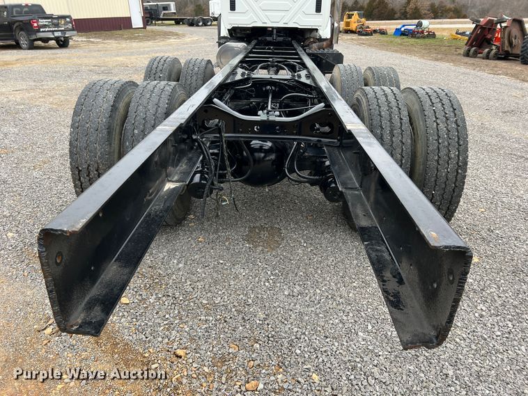 image for item MM9258 2013 International WorkStar  truck cab and chassis