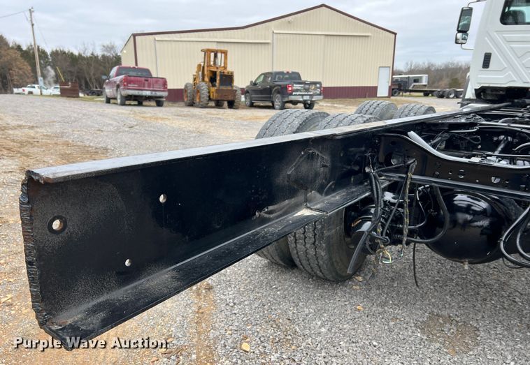 image for item MM9258 2013 International WorkStar  truck cab and chassis