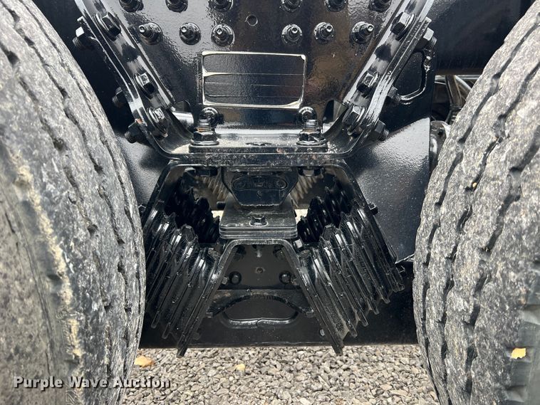 image for item MM9258 2013 International WorkStar  truck cab and chassis