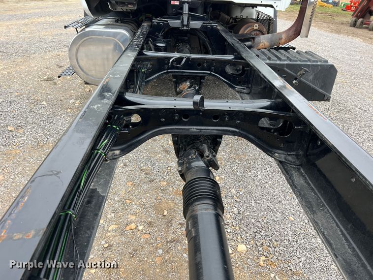 image for item MM9258 2013 International WorkStar  truck cab and chassis