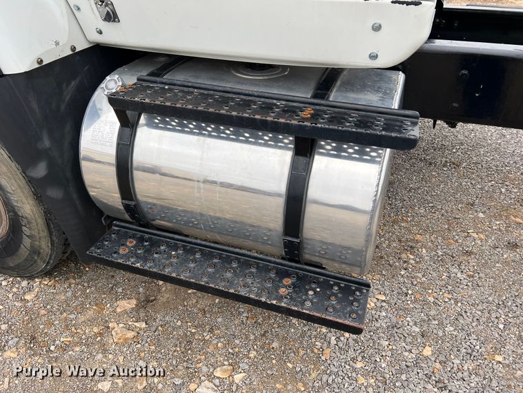 image for item MM9258 2013 International WorkStar  truck cab and chassis