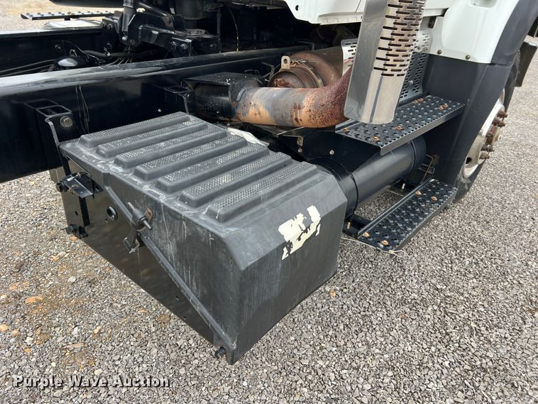 image for item MM9258 2013 International WorkStar  truck cab and chassis