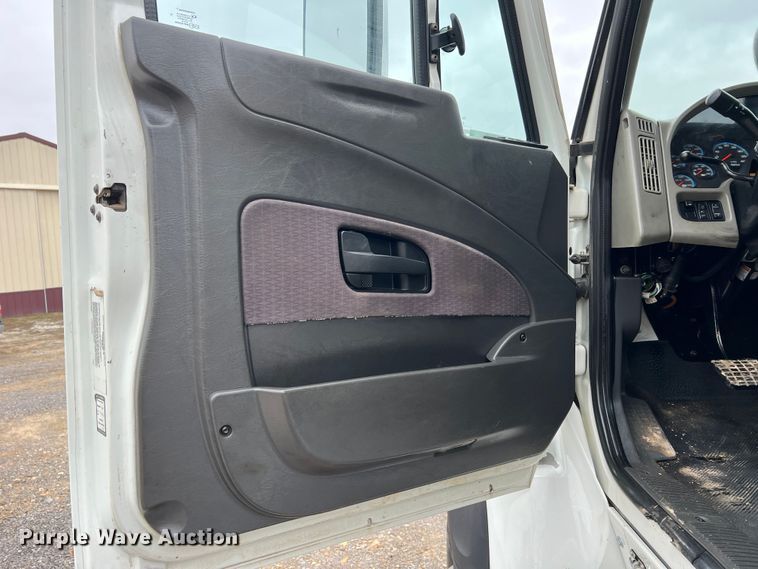 image for item MM9258 2013 International WorkStar  truck cab and chassis