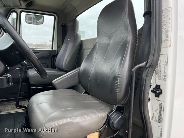 image for item MM9258 2013 International WorkStar  truck cab and chassis