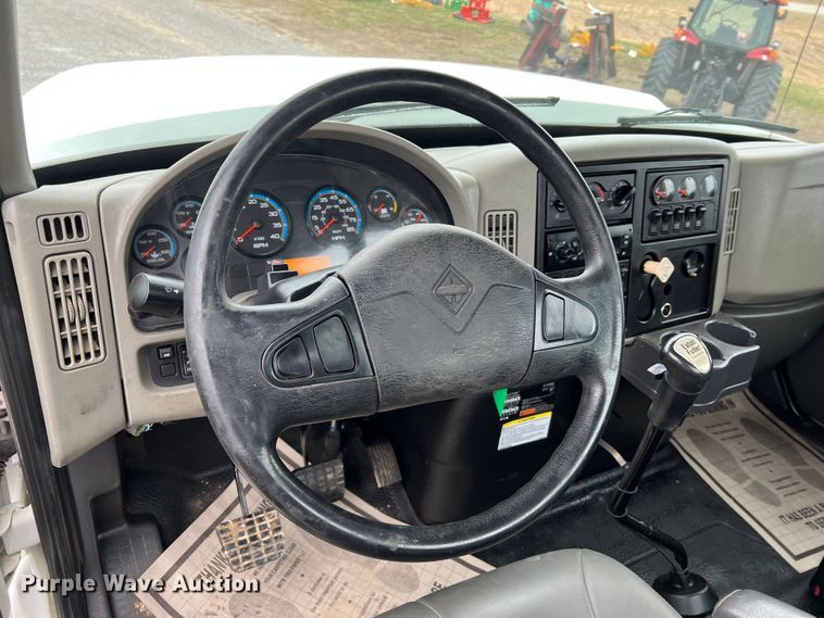 image for item MM9258 2013 International WorkStar  truck cab and chassis