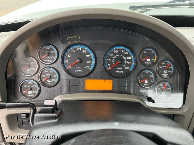 image for item MM9258 2013 International WorkStar  truck cab and chassis