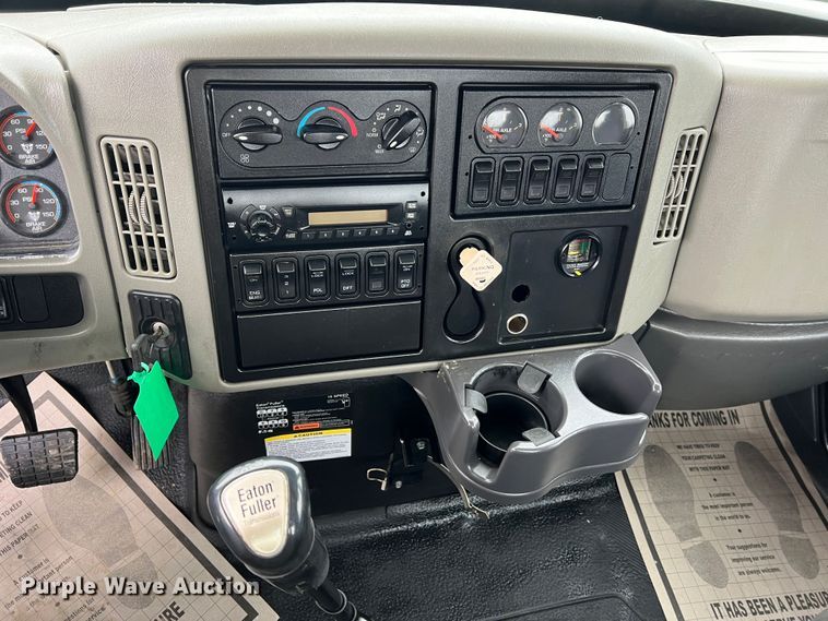 image for item MM9258 2013 International WorkStar  truck cab and chassis