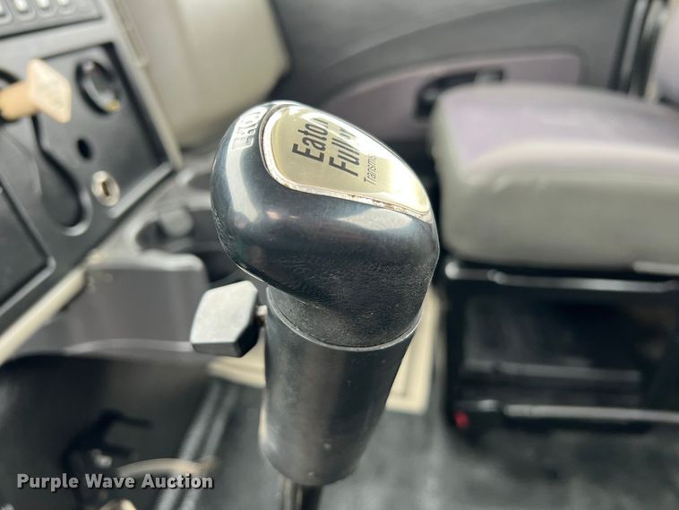 image for item MM9258 2013 International WorkStar  truck cab and chassis