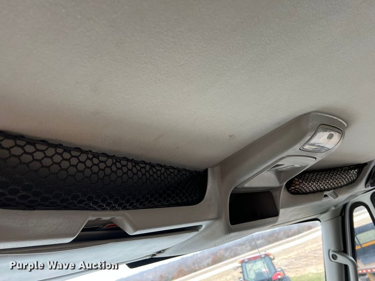 image for item MM9258 2013 International WorkStar  truck cab and chassis