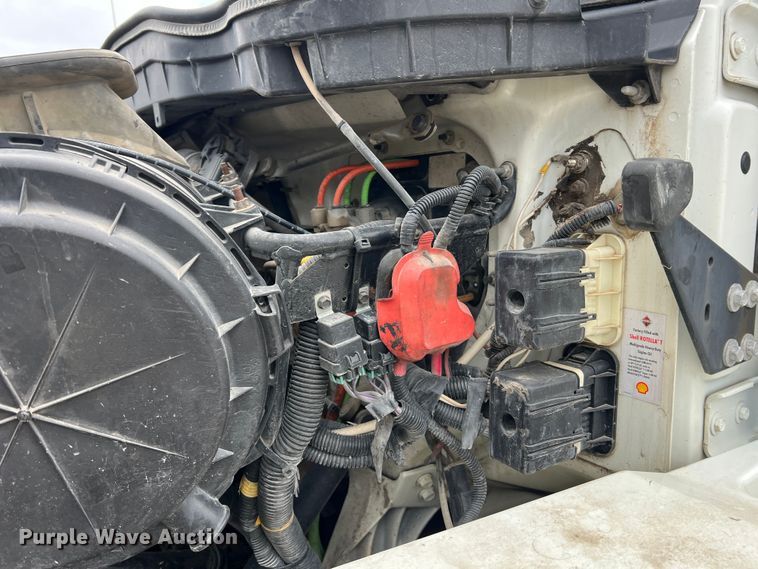 image for item MM9258 2013 International WorkStar  truck cab and chassis