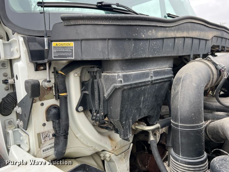 image for item MM9258 2013 International WorkStar  truck cab and chassis