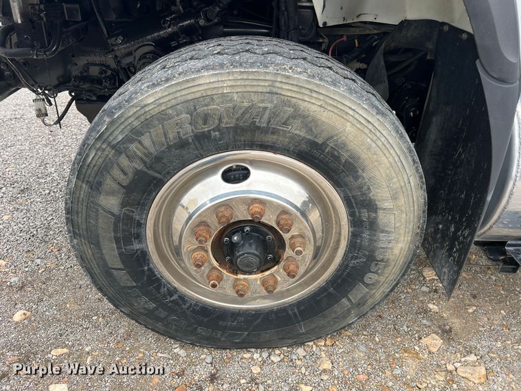 image for item MM9258 2013 International WorkStar  truck cab and chassis