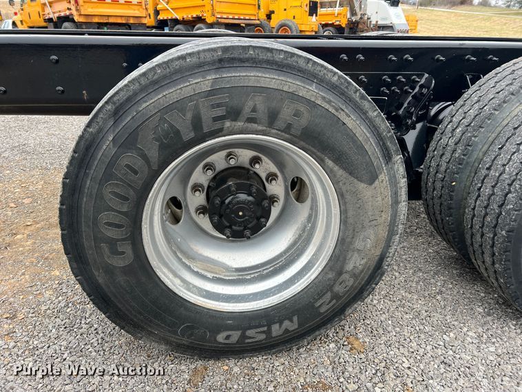 image for item MM9258 2013 International WorkStar  truck cab and chassis