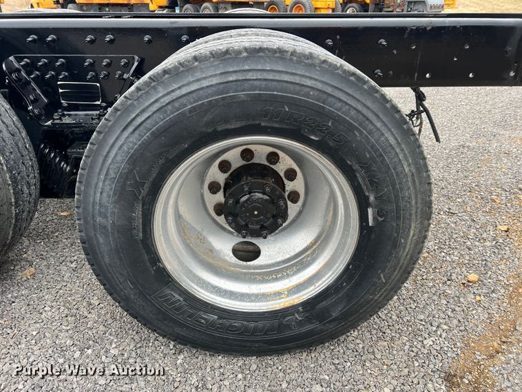 image for item MM9258 2013 International WorkStar  truck cab and chassis