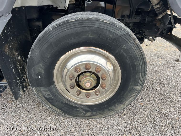 image for item MM9258 2013 International WorkStar  truck cab and chassis