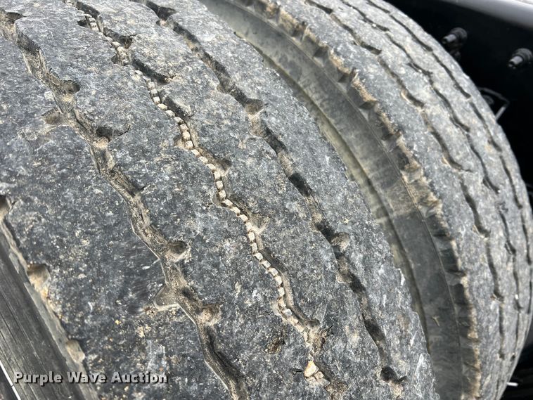 image for item MM9258 2013 International WorkStar  truck cab and chassis