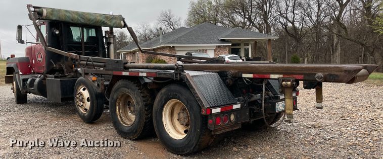 image for item MM9363 2000 Mack RD688S  roll-off container truck