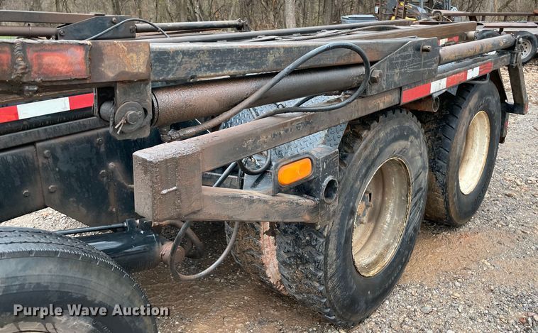 image for item MM9363 2000 Mack RD688S  roll-off container truck