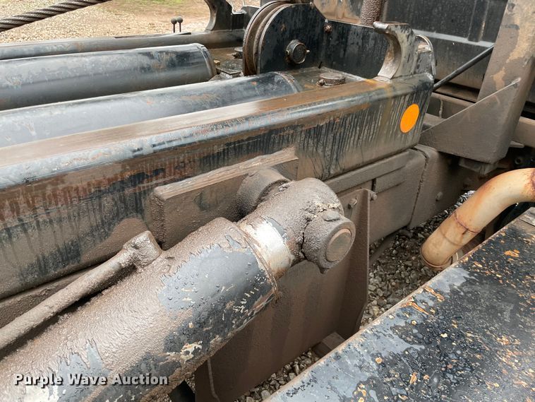 image for item MM9363 2000 Mack RD688S  roll-off container truck