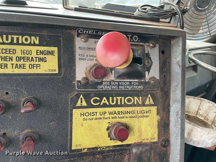 image for item MM9363 2000 Mack RD688S  roll-off container truck