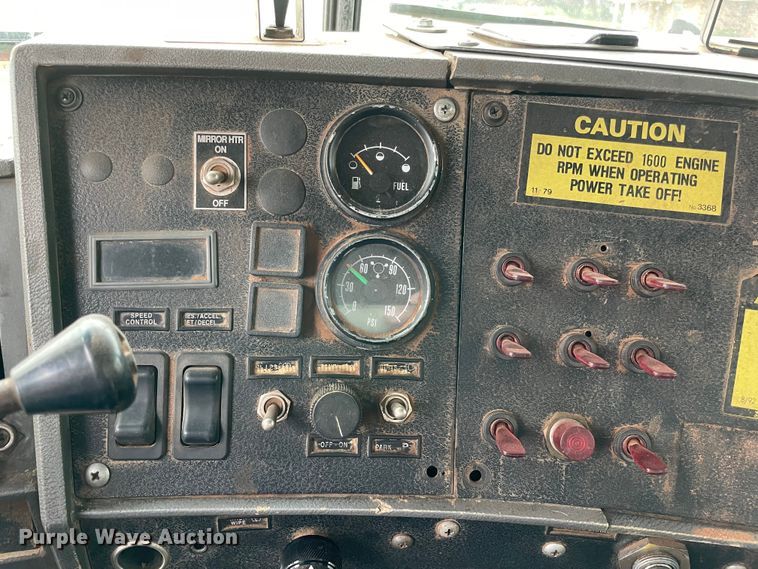 image for item MM9363 2000 Mack RD688S  roll-off container truck