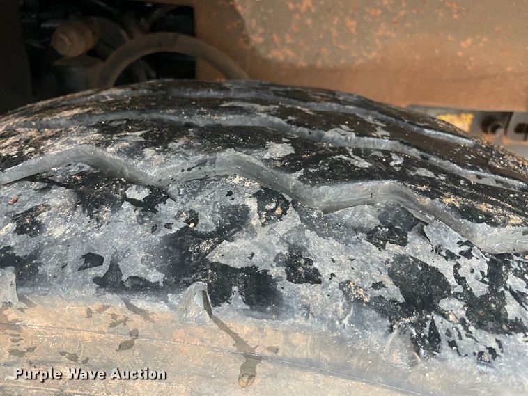 image for item MM9363 2000 Mack RD688S  roll-off container truck