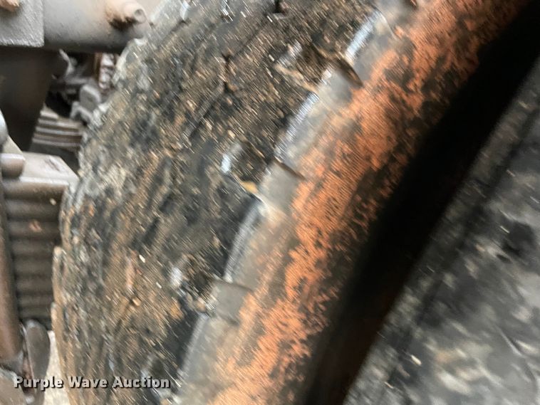 image for item MM9363 2000 Mack RD688S  roll-off container truck