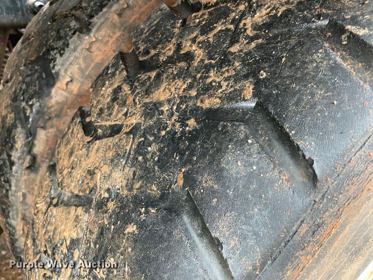 image for item MM9363 2000 Mack RD688S  roll-off container truck