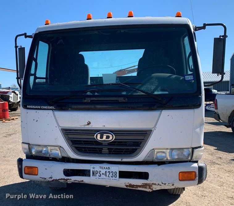 image for item MM9747 2005 UD Nissan UD1800CS  truck cab and chassis