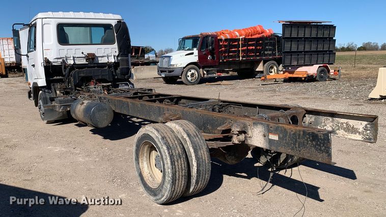 image for item MM9747 2005 UD Nissan UD1800CS  truck cab and chassis