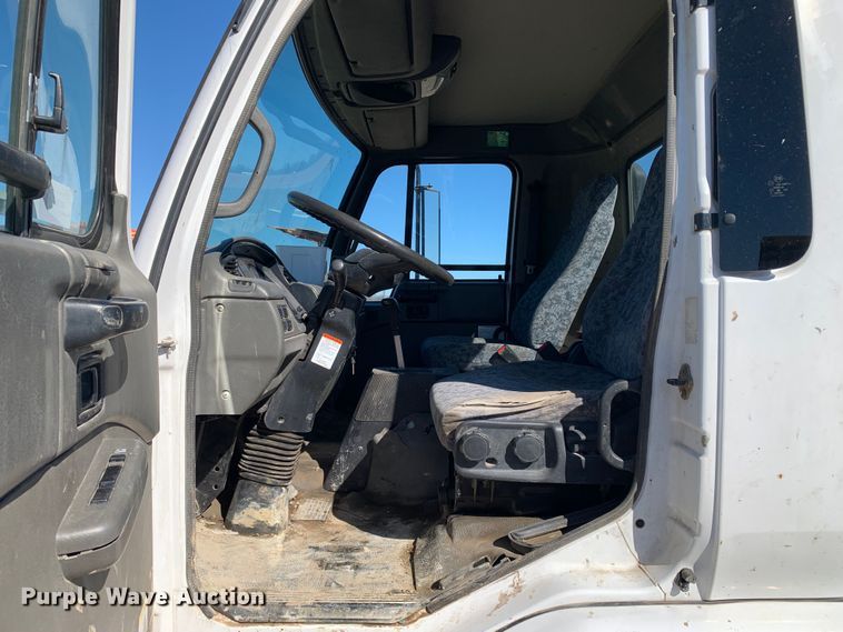 image for item MM9747 2005 UD Nissan UD1800CS  truck cab and chassis