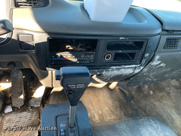 image for item MM9747 2005 UD Nissan UD1800CS  truck cab and chassis