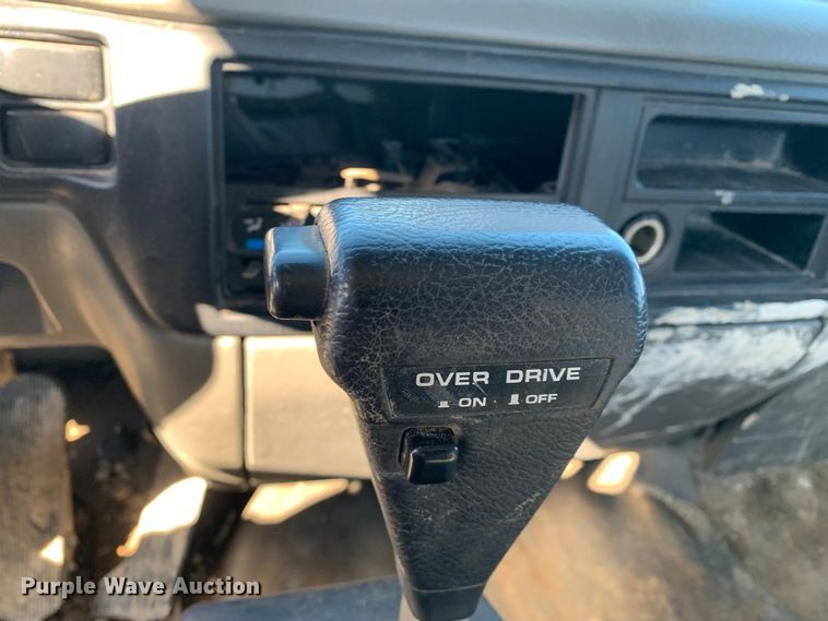 image for item MM9747 2005 UD Nissan UD1800CS  truck cab and chassis