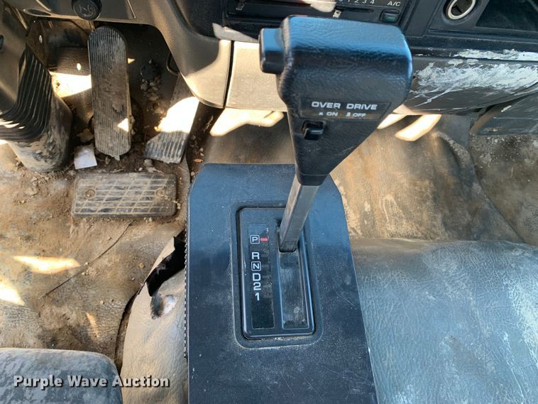 image for item MM9747 2005 UD Nissan UD1800CS  truck cab and chassis