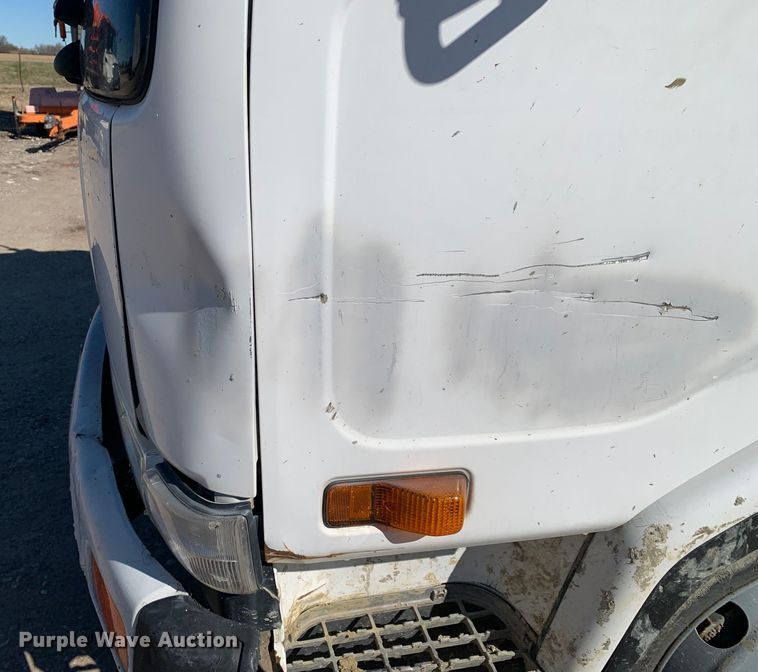 image for item MM9747 2005 UD Nissan UD1800CS  truck cab and chassis