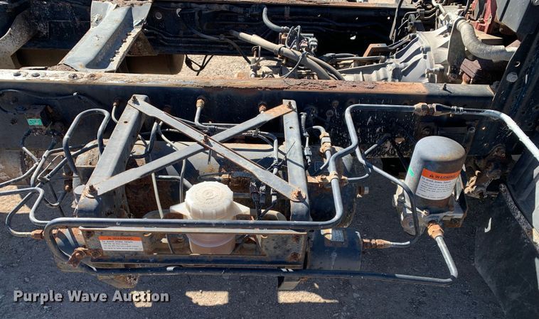 image for item MM9747 2005 UD Nissan UD1800CS  truck cab and chassis