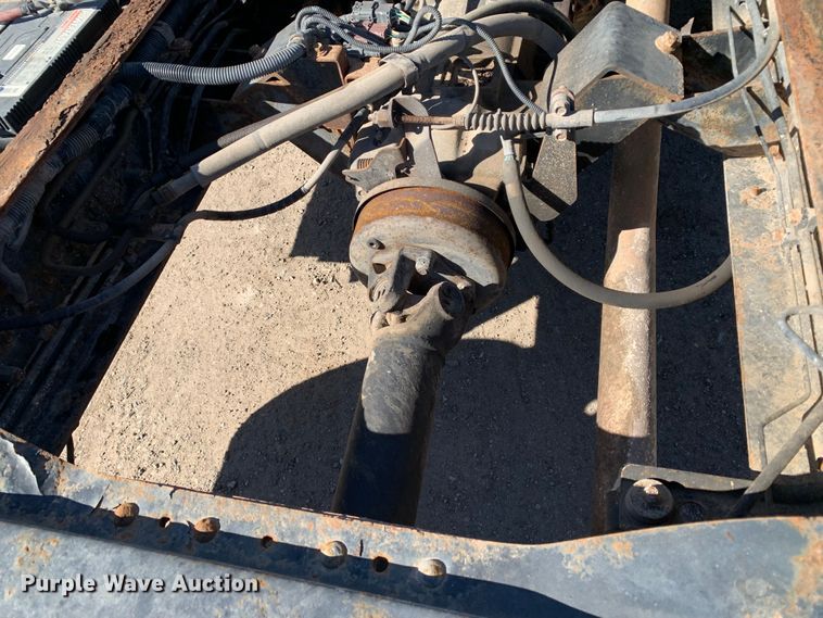 image for item MM9747 2005 UD Nissan UD1800CS  truck cab and chassis