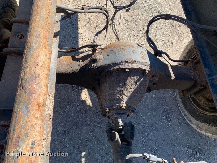 image for item MM9747 2005 UD Nissan UD1800CS  truck cab and chassis