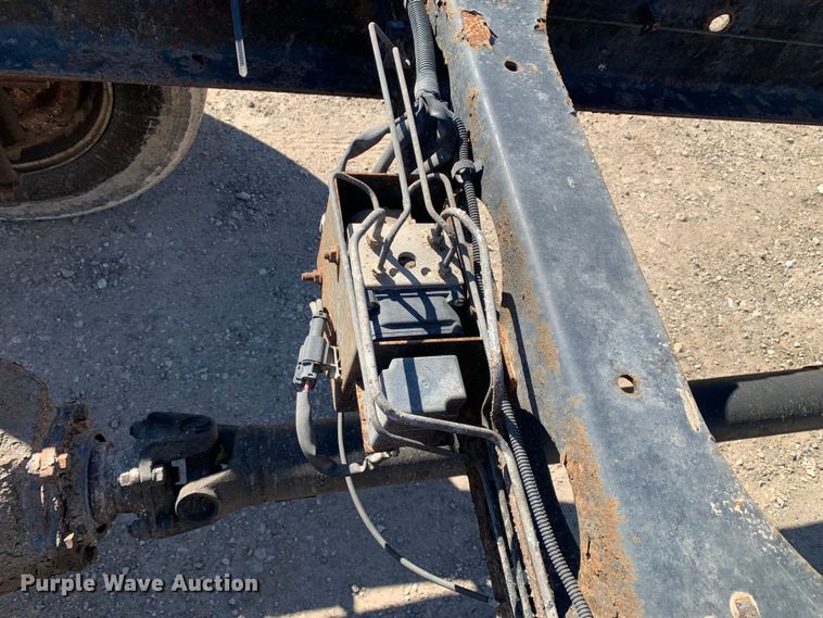 image for item MM9747 2005 UD Nissan UD1800CS  truck cab and chassis