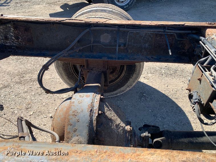 image for item MM9747 2005 UD Nissan UD1800CS  truck cab and chassis