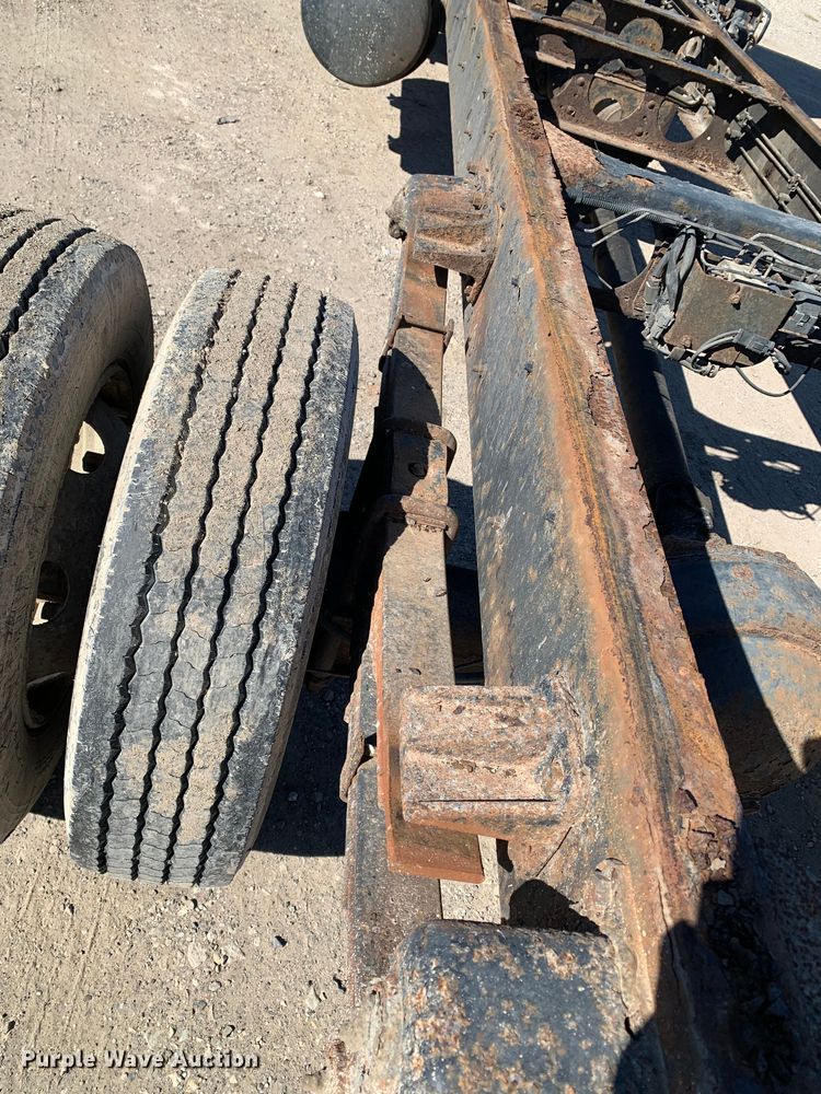 image for item MM9747 2005 UD Nissan UD1800CS  truck cab and chassis