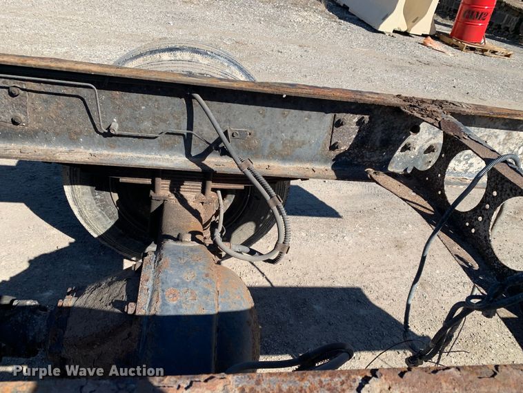 image for item MM9747 2005 UD Nissan UD1800CS  truck cab and chassis