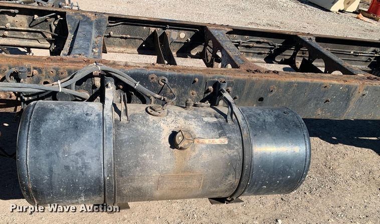 image for item MM9747 2005 UD Nissan UD1800CS  truck cab and chassis