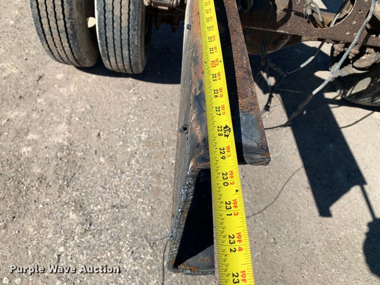 image for item MM9747 2005 UD Nissan UD1800CS  truck cab and chassis