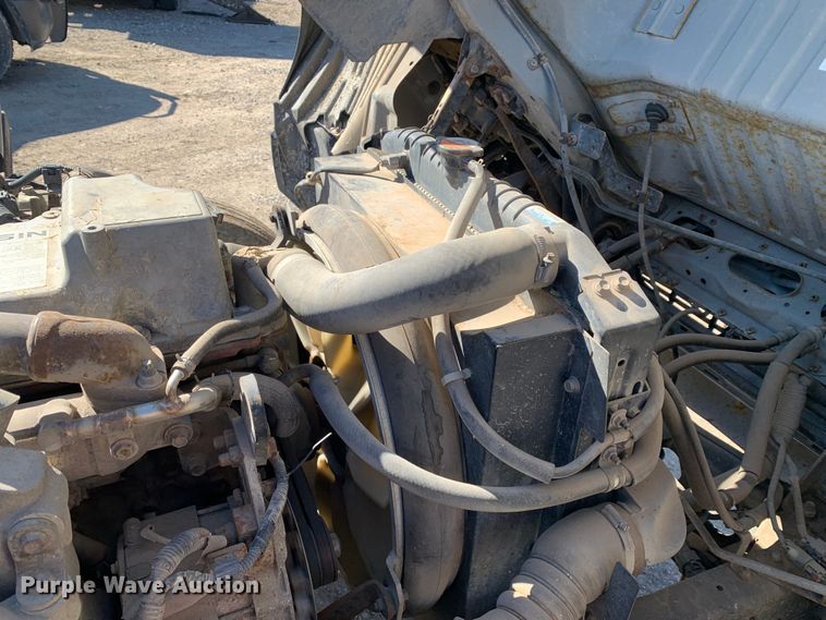 image for item MM9747 2005 UD Nissan UD1800CS  truck cab and chassis