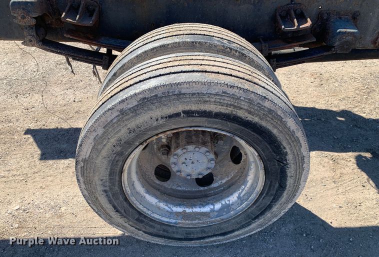 image for item MM9747 2005 UD Nissan UD1800CS  truck cab and chassis