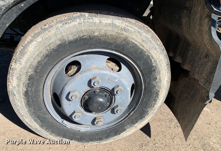 image for item MM9747 2005 UD Nissan UD1800CS  truck cab and chassis